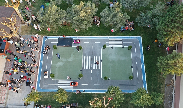 Bergama'da yeni Kleopatra Ilıca cafe ve çocuk trafik parkı açıldı