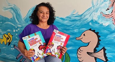 Kemalpaşalı öğretmen öğrencileri için kitap yazdı