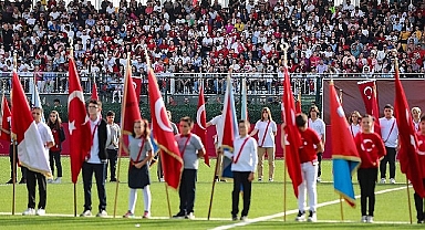 Aliağa Cumhuriyet için Atatürk Stadına koştu