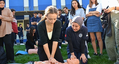 Doç. Dr. Ekşi, “Sadece ellerimizle hayat kurtarabiliriz”