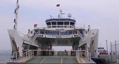 İzmir'de arabalı vapur seferleri iptal edildi