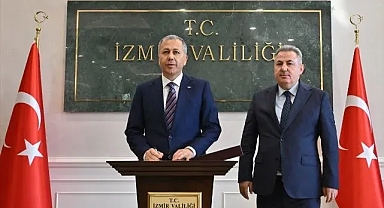 Bakan Yerlikaya İzmir'de