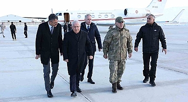 Bakan Güler, Hakkari’deki Dağ ve Komando Tugay Komutanlığında incelemelerde bulundu