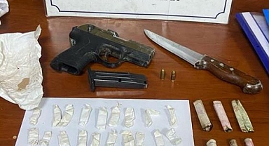 İzmir'de 'dur' ihtarına uymayan araçtan uyuşturucu çıktı