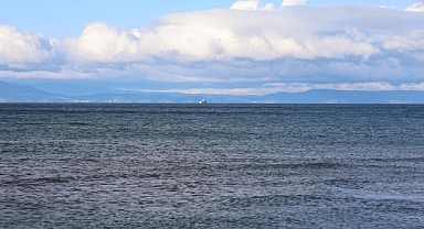 İzmir'de batan balıkçı teknesinde bir kişinin daha cansız bedenine ulaşıldı