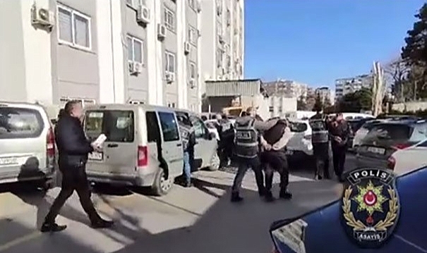 İzmir'de 'Beldekler Suç Örgütü'ne operasyon: 6 gözaltı