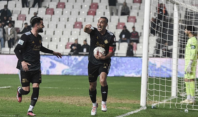 Altay’ın en skorer oyuncusu 42 yaşındaki Murat Uluç