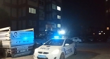 Yardım istediği polis memurunu tabancayla vurdu
