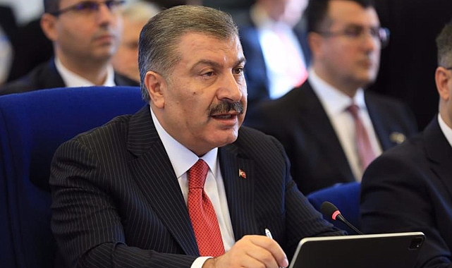 Bakan Koca: “Çanakkale’de meydana gelen depremi Bursa’da hisseden bir vatandaşımız, korku sebebiyle ikinci kattan atlayarak ağır yaralanmış, kaldırıldığı hastanede hayatını kaybetmiştir”