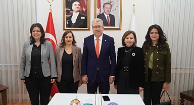 Egeli akademisyenler, üç farklı jinekolojik muayene giysisi geliştirecek