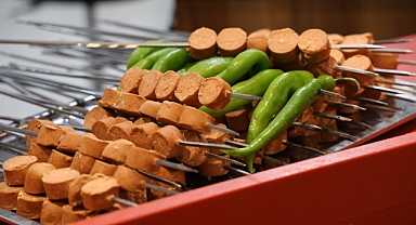 İftar sofralarının vazgeçilmezi ‘irişkit sucuğu’