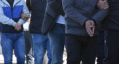 İzmir merkezli FETÖ operasyonu: 14 gözaltı