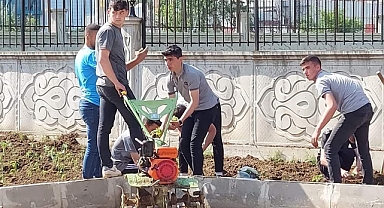 İzmirli Gençler İyilik Hareketi Başlattı