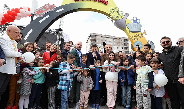 Türkiye'nin en büyük Tematik Çocuk Köyü Menemen'de açıldı