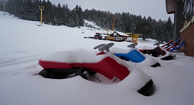 Uludağ’da kayak sezonu kapandı, pistler bomboş kaldı