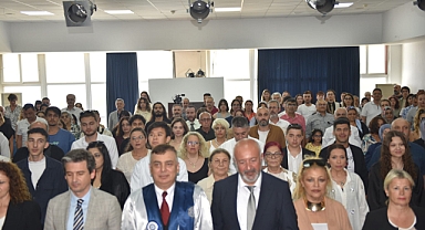 EÜ Çeşme Turizm Fakültesinde mezuniyet coşkusu