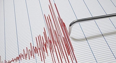 İzmir açıklarında art arda iki deprem