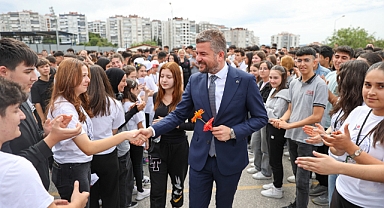  Mezun olduğu lisede Başkan Duman’a coşkulu karşılama