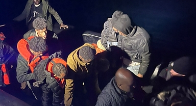 Yunanistan'ın geri ittiği 39 düzensiz göçmen kurtarıldı